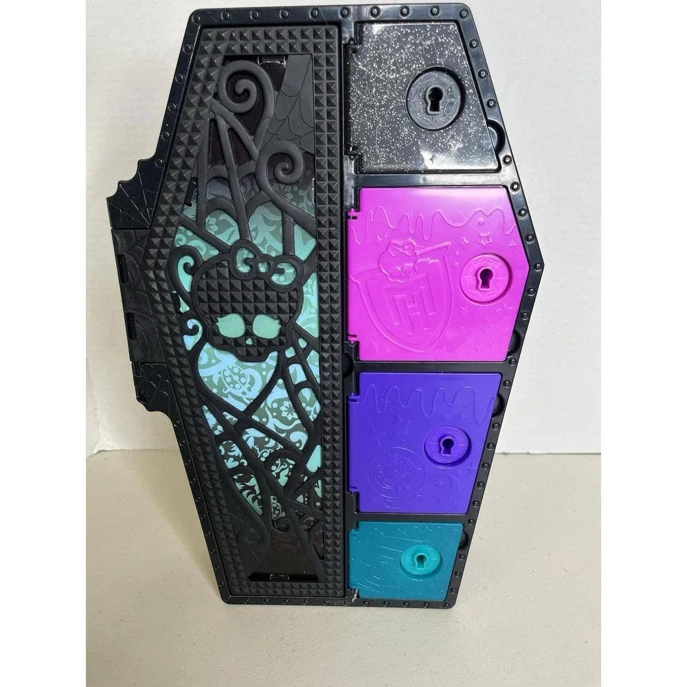 Monster High Coffin-Shaped Doll Playset Plastic Storage‎ Case w/ Accessories